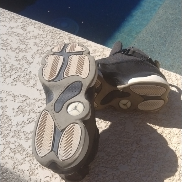 🔥Closet Blow Out🔥      Boys Jordan Shoes - Picture 3 of 6